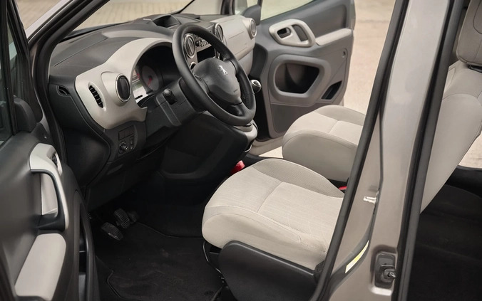 Peugeot Partner cena 23900 przebieg: 178123, rok produkcji 2009 z Bieżuń małe 781